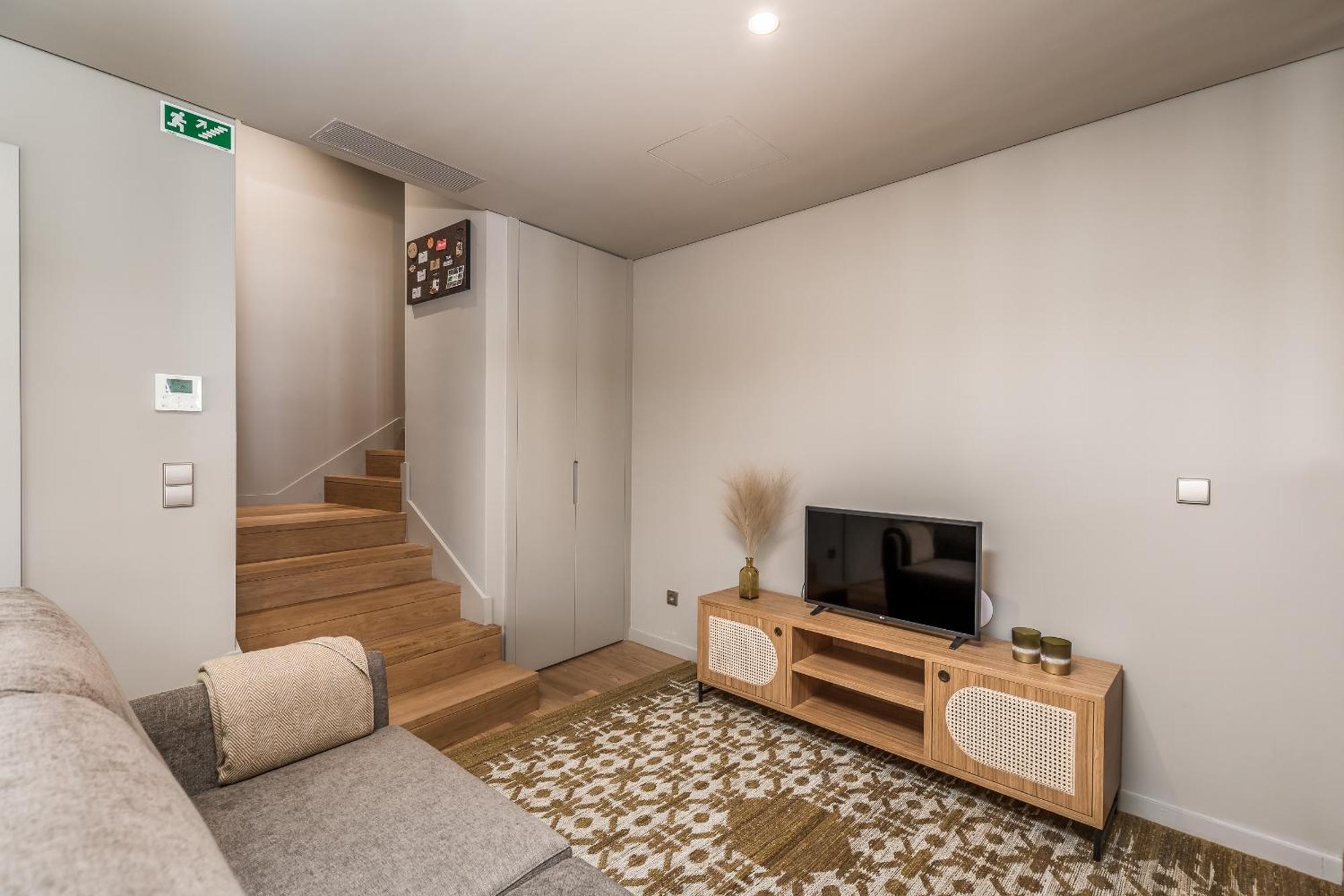 Legends House By Sweet Apartahotel 2*