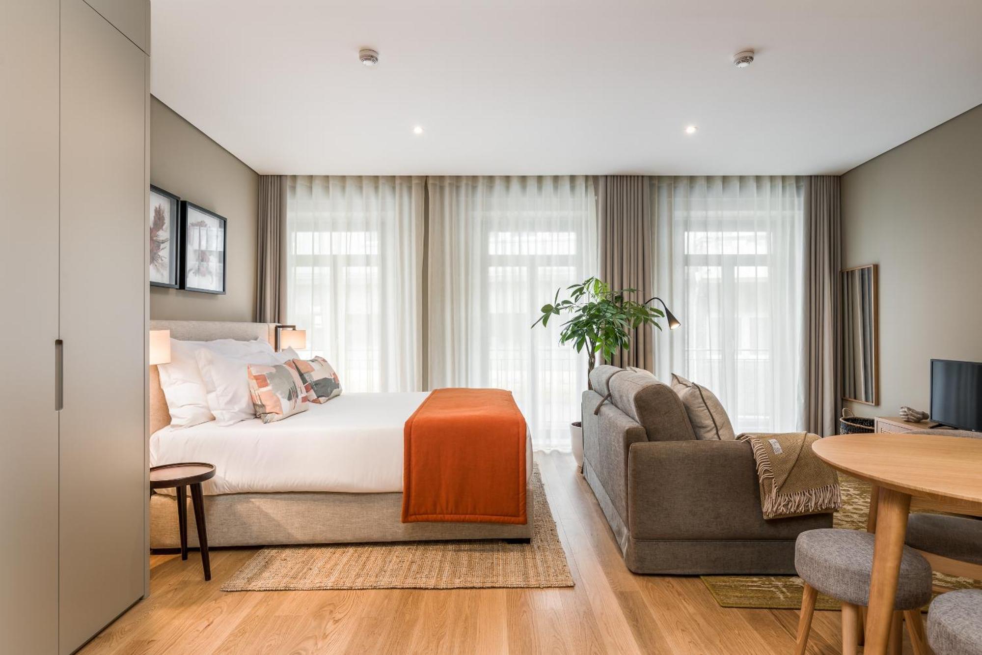Legends House By Sweet Apartahotel 2*